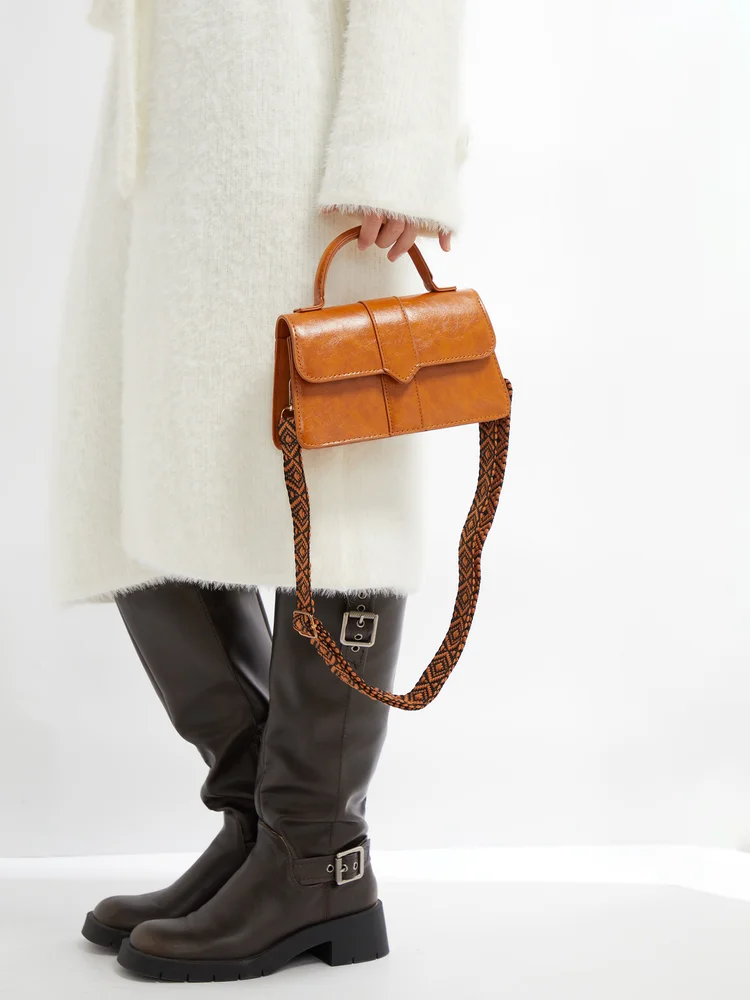 Solid Box Crossbody Bag 318 Solid Box Crossbody Bag