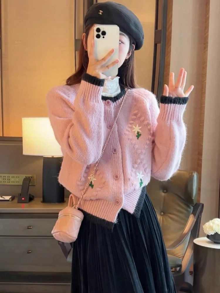 3D Embroidery Knit Cardigan