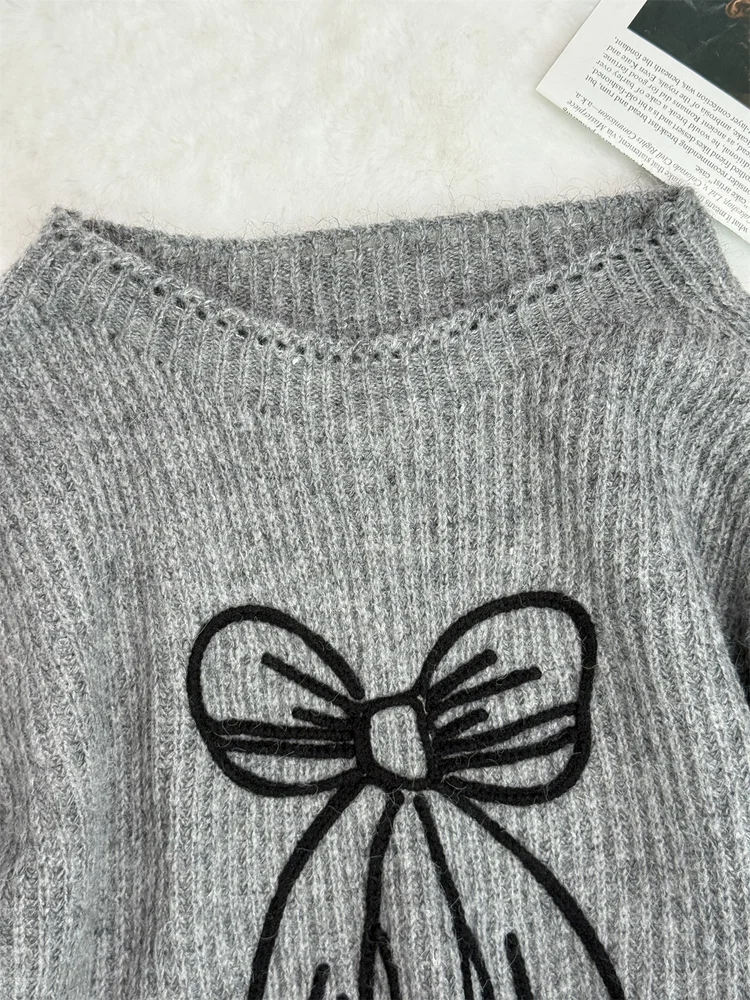 3D Embroidery Knit Pullover