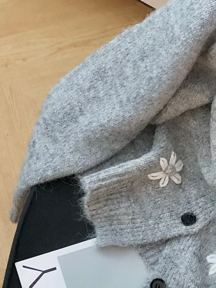 3D Embroidery Knit Cardigan