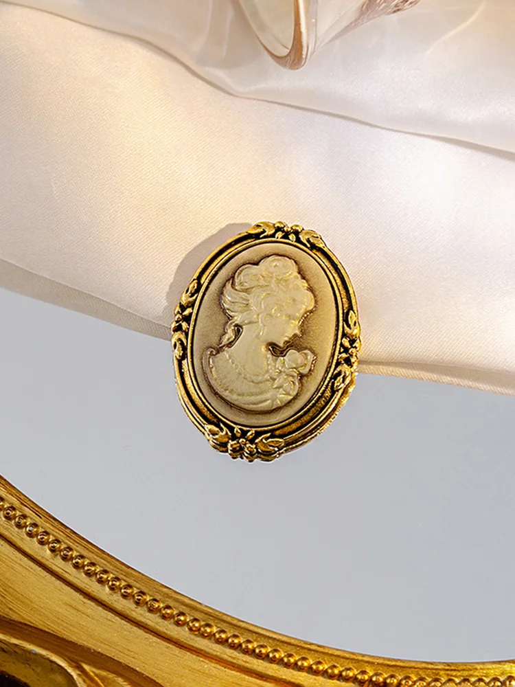 1pc Portrait Imitation/Artificial Jewellery - Brooch