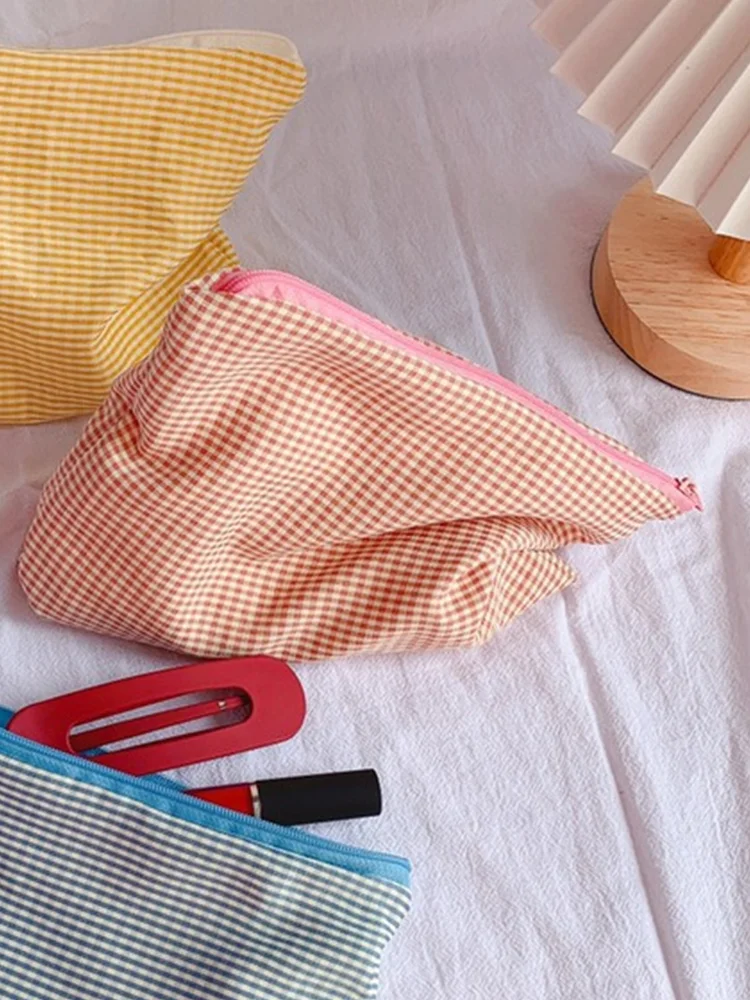 Texture Makeup Pouch