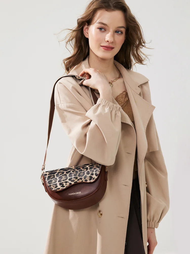 Solid Box Crossbody Bag 214 Solid Box Crossbody Bag