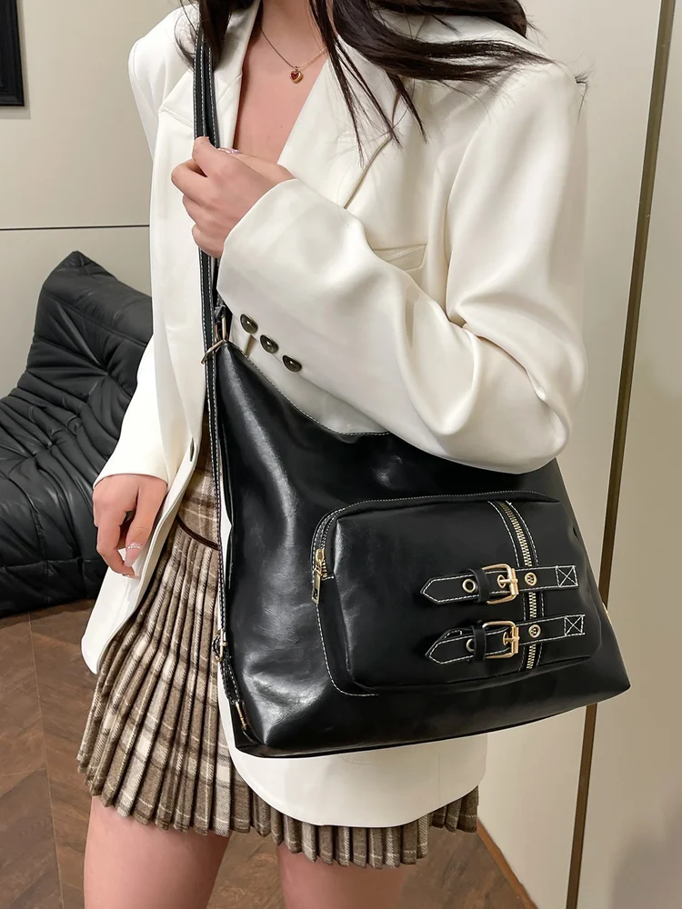 Solid Crossbody Bag 470 Solid Crossbody Bag
