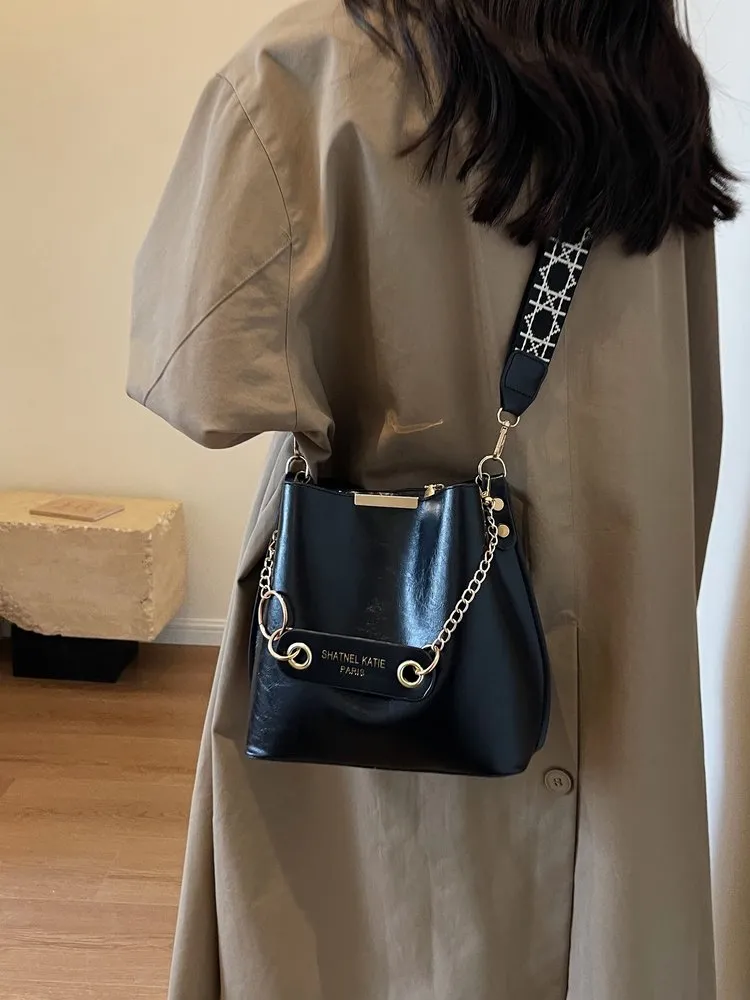Solid Crossbody Bag 261 Solid Crossbody Bag