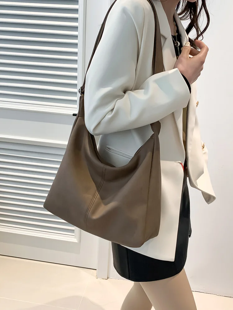 Solid Crossbody Bag 204 Solid Crossbody Bag