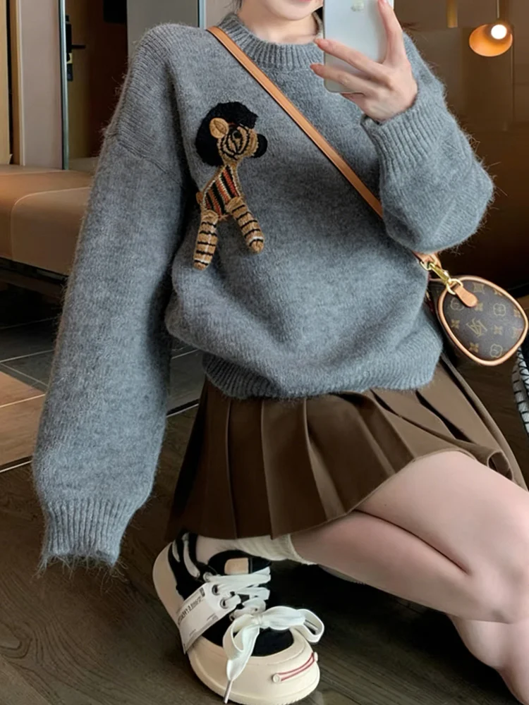 3D Embroidery Knit Pullover