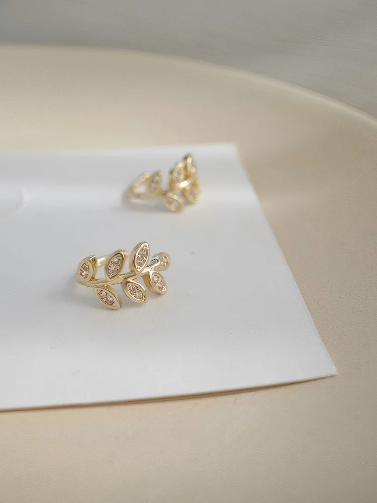 Plant Artificial Jewellery -Ear Cuff