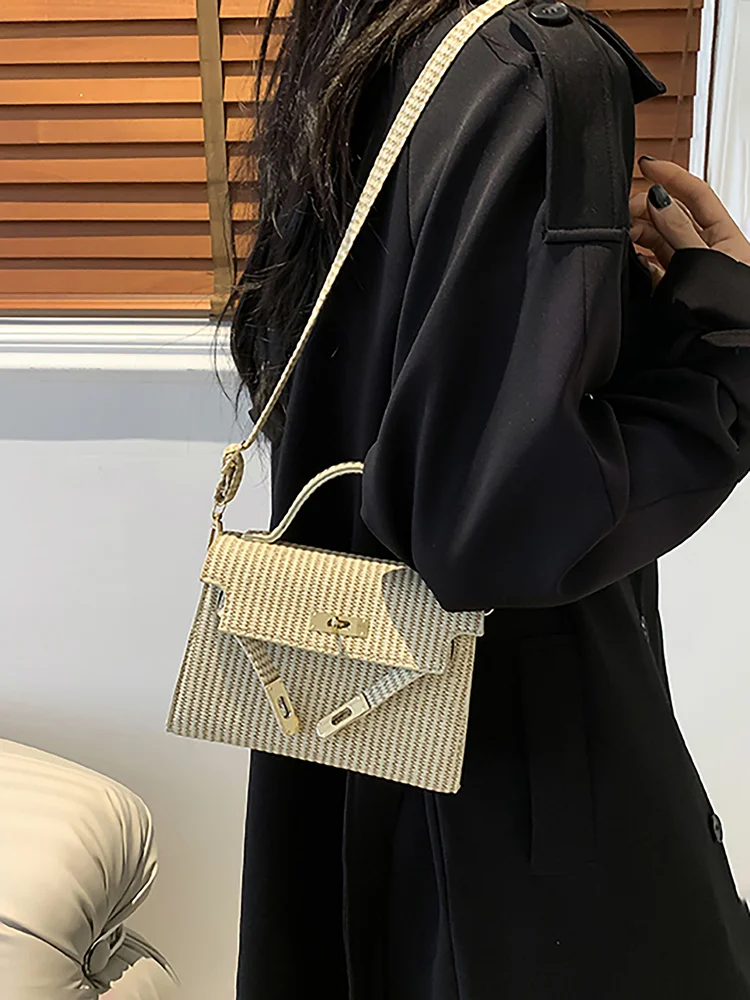 Solid Box Crossbody Bag 520 Solid Box Crossbody Bag