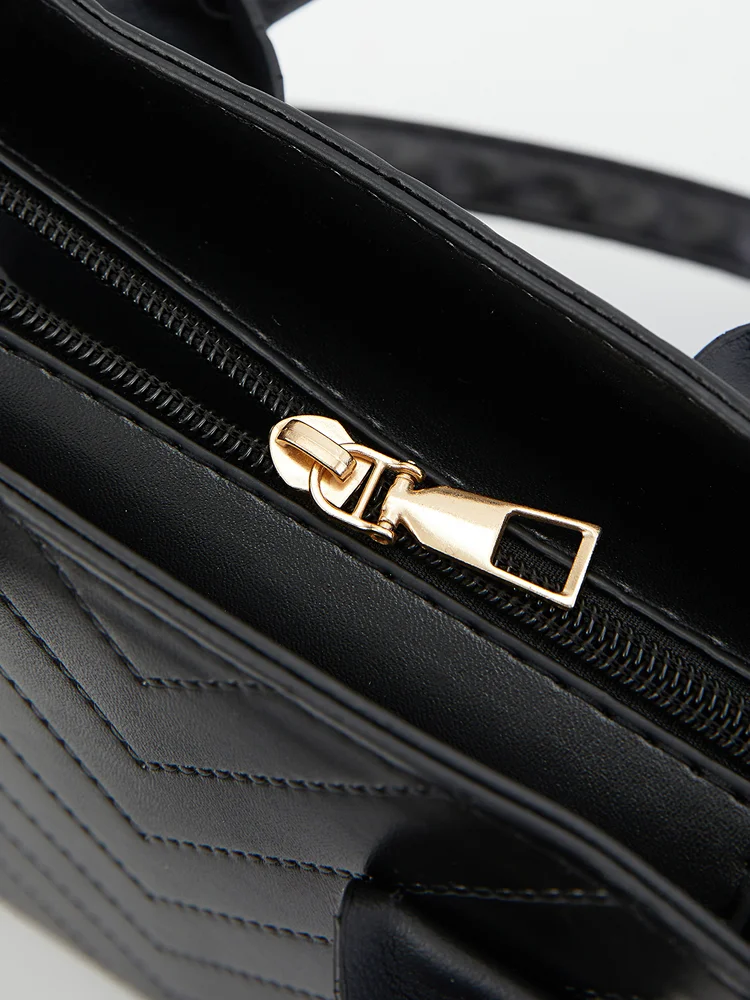 Solid Box Crossbody Bag 512 Solid Box Crossbody Bag
