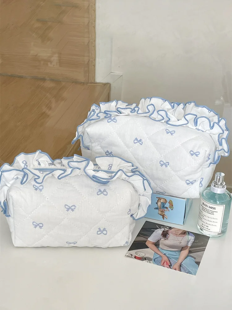Bow&Lace Embroidery Makeup Bag